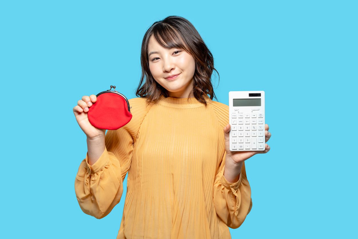 Self reward atau penghargaan terhadap diri sendiri kini menjadi tren, agar keuangan tetap aman saat melakukannya, yuk simak tips hemat berikut ini.