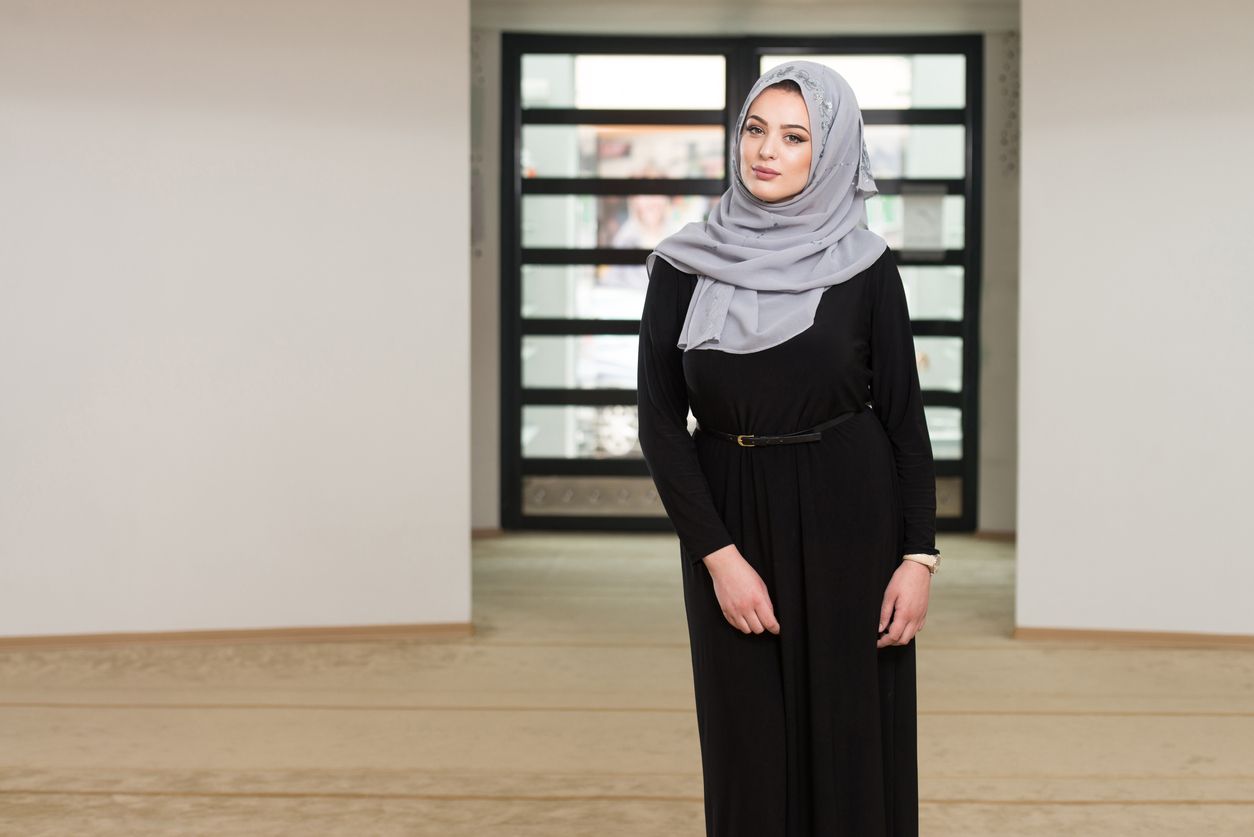 Terdapat banyak sekali jenis kain yang bisa dijadikan gamis, berikut ini delapan di antaranya yang paling disukai.