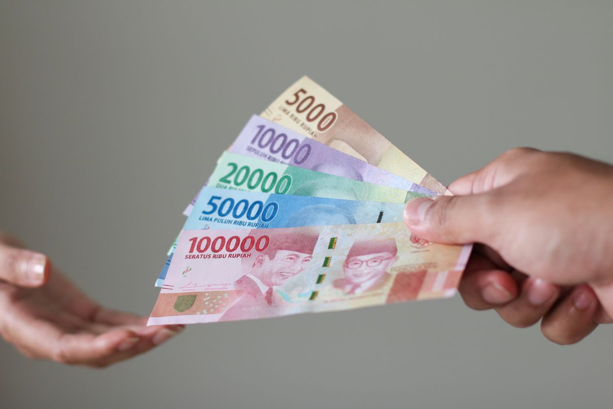 Bagi pekerja yang belum menerima atau mengalami masalah uang THR, simak tata cara lapor ke posko THR Kemnaker!