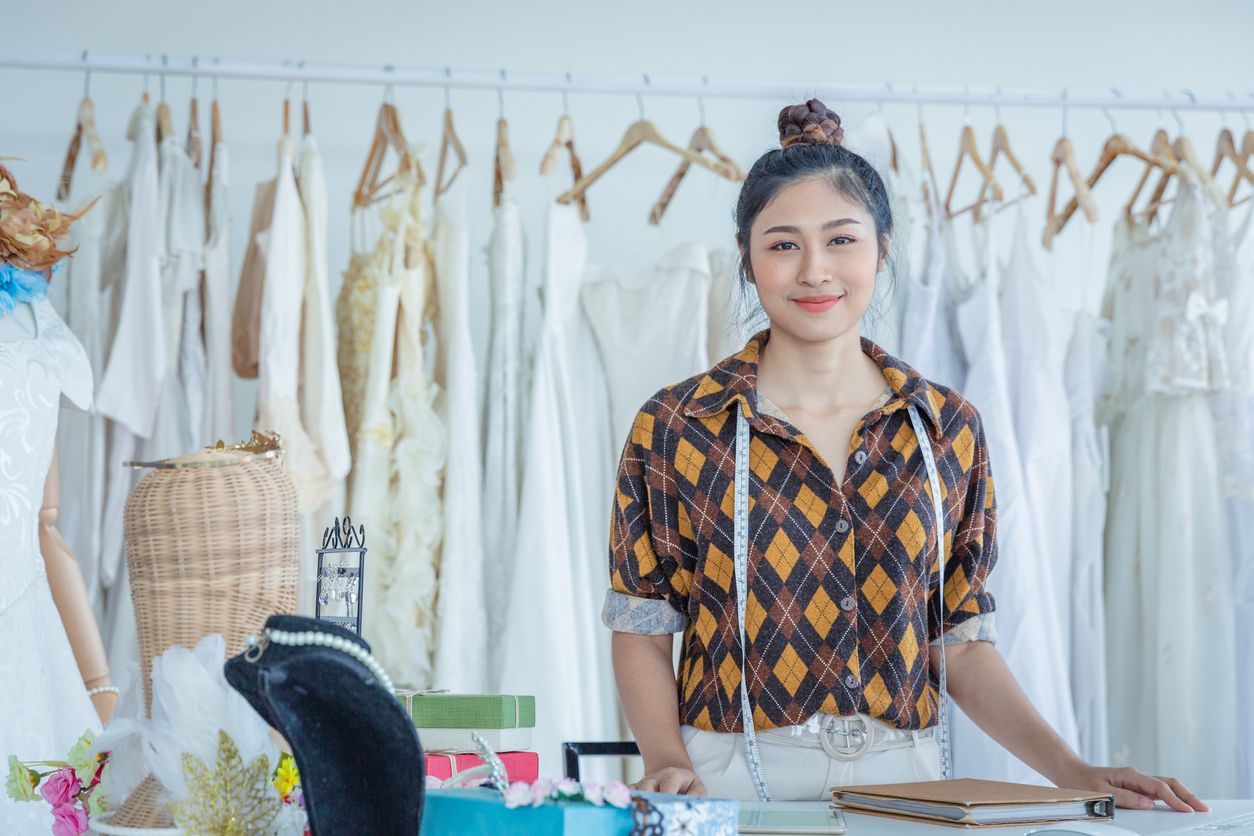 Kawan Puan tertarik melanjukan pendidikan di bidang fashion? Yuk, simak info SBMPTN mengenai prospek kariernya.