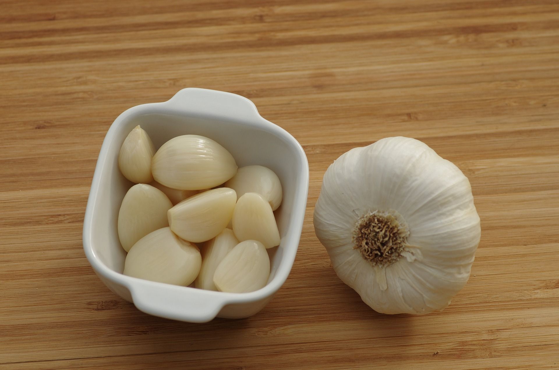 Jangan salah, ternyata bawang putih memiliki manfaat luar biasa untuk tanaman aglonema.
Apa saja manfaatnya?