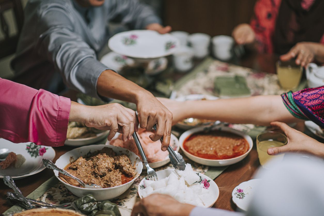 Kawan Puan mengalami perut kembung setelah makan banyak saat lebaran? Simak, inilah 4 cara mengatasinya secara alami.