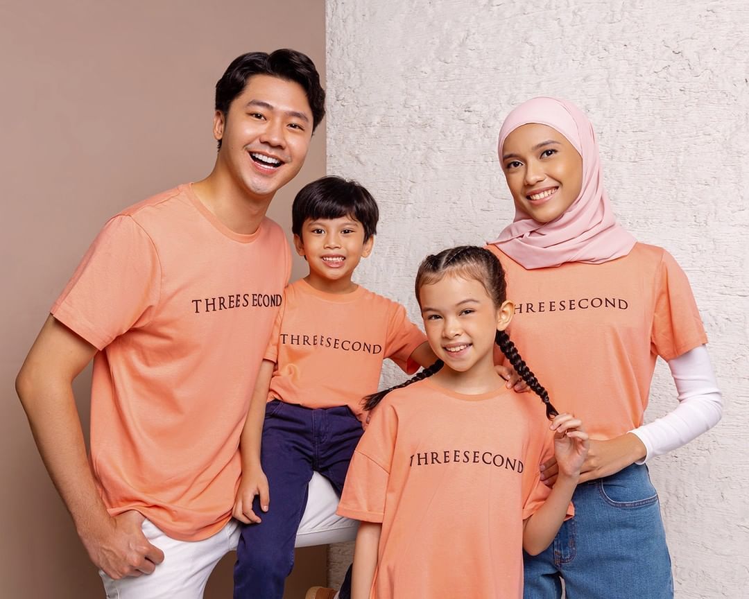 Berikut berbagai promo menarik baju Lebaran dari brand lokal yang bisa kamu beli. Ada di Blibli hingga Shopee!