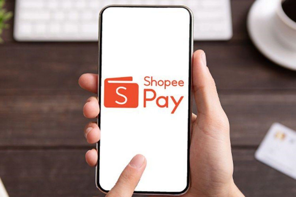 ShopeePay telah meluncurkan fitur transfer ke bank tanpa biaya admin. Yuk, simak cara menggunakan tips hemat ini.