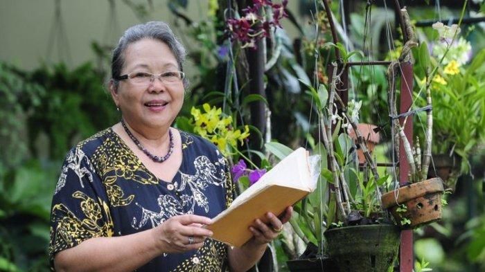 Hari Puisi Nasional, inilah sosok N.H Dini, seorang penyair perempuan Indonesia yang sering membicarakan masalah perempuan lewat karyanya.