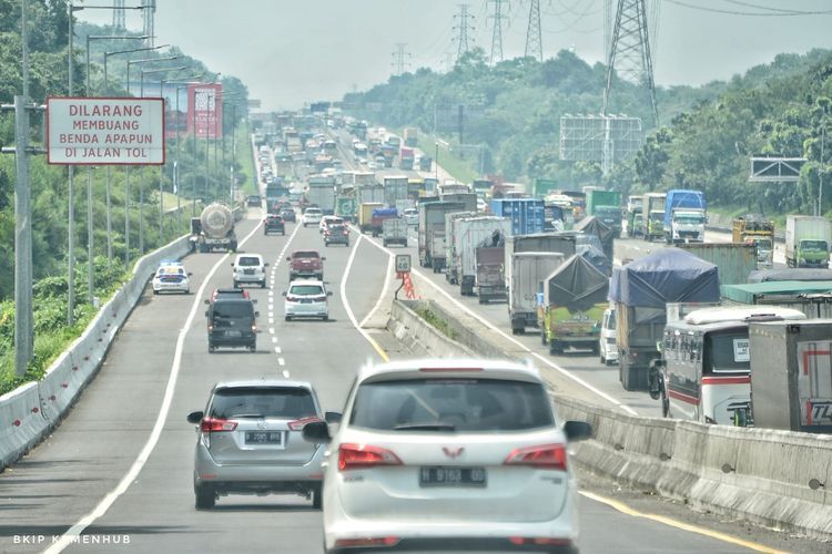 Ganjil genap yang diberlakukan di ruas Jalan Tol Cikampek akan melakukan filterisasi kendaraan di gerbang tol. Ini daftarnya.