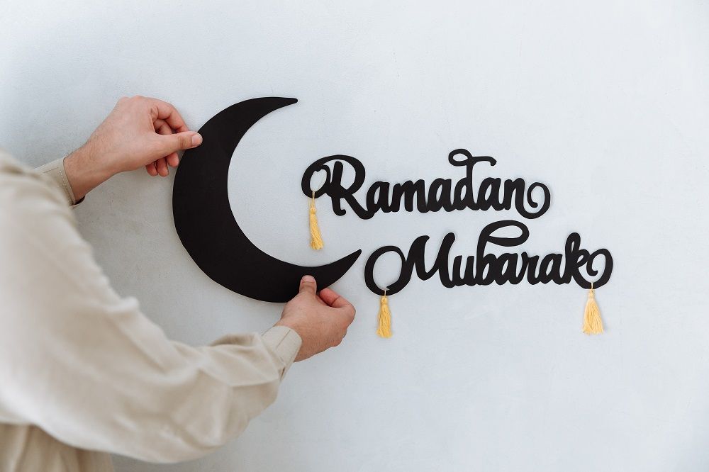 Inilah kumpulan kata-kata dan ucapan selamat Lebaran atau Idulfitri yang bisa kamu jadikan caption Instagram dan aplikasi untuk bikin kartu Lebaran.