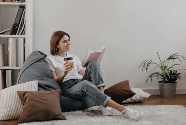 Membiarkan sarung bean bag yang kotor dan bernoda bukan pilihan tepat. Ternyata begini langkah mudah mencuci sarung bean bag.