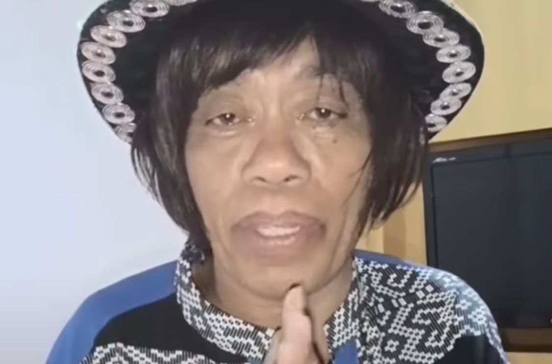 Pesulap sekaligus komedian Pak Tarno memberi respons terkait penilaian warganet Indonesia tentang kemiripan wajah dirinya dengan Anderson .Paak.