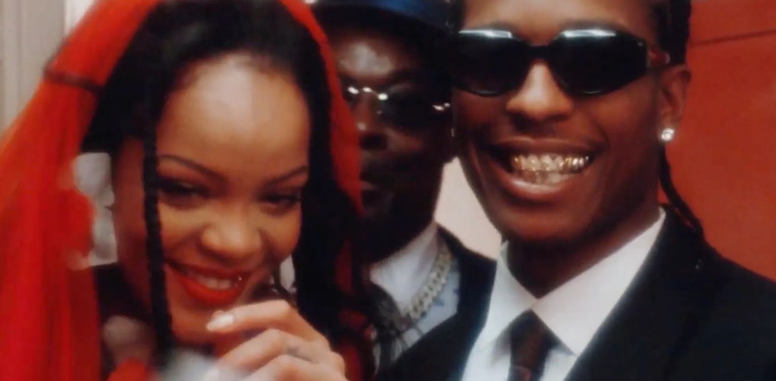 Penyanyi Rihanna tampil dalam video musik terbaru kekasihnya, A$AP Rocky berjudul DMB. Apakah Rihanna dilamar?