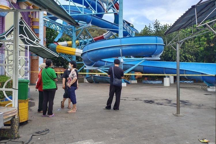 Viral video ambrolnya perosotan di Kenjeran Park, Surabaya. Ini penjelasan pengelola tempat wisata tersebut.
