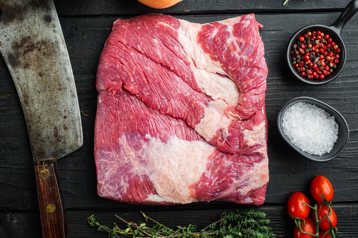 Berikut ini penjelasan langsung dari butcher dalam melakukan proses trimming daging brisket, simak selengkapnya