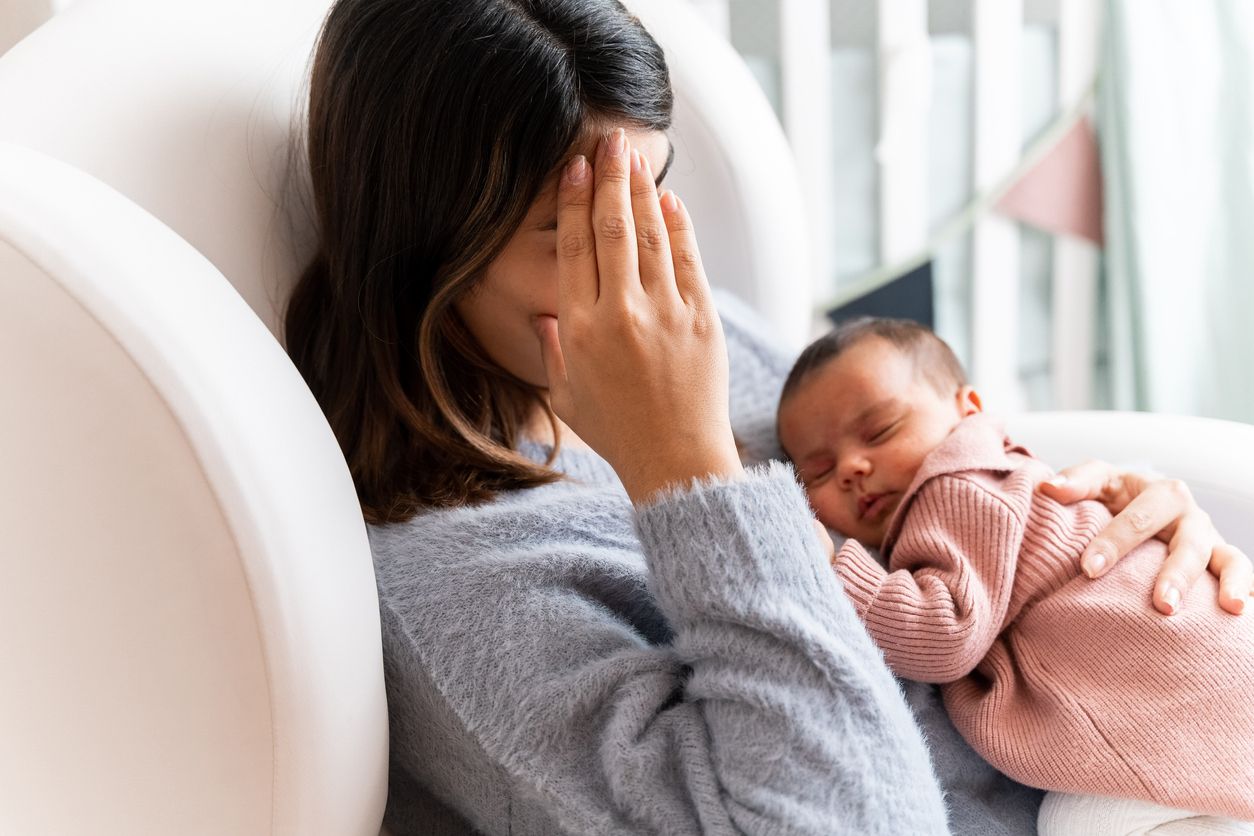 Depresi pascapersalinan perlu menjadi perhatian bagi ibu yang baru saja melahirkan. Simak, berikut tanda-tanda depresi pascapersalinan.