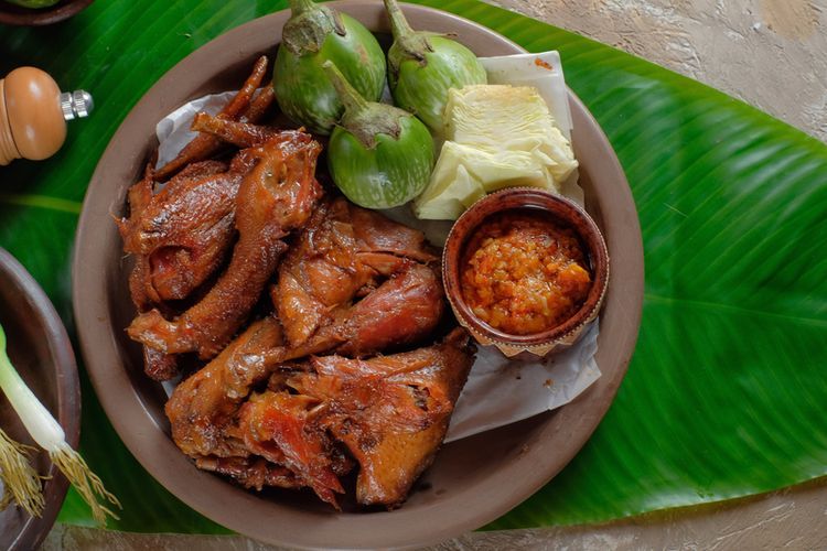 Kawan Puan mau mengolah ayam yang berbeda dari biasanya? Yuk, simak tips memasak mudah ayam goreng bacem berikut ini!