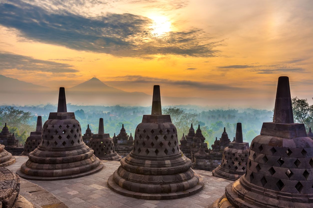 Heboh tiket Candi Borobudur yang naik hingga Rp750 ribu per orang, ternyata tiket masuk dan naik candi berbeda. Manakah yang seharga Rp750 ribu?