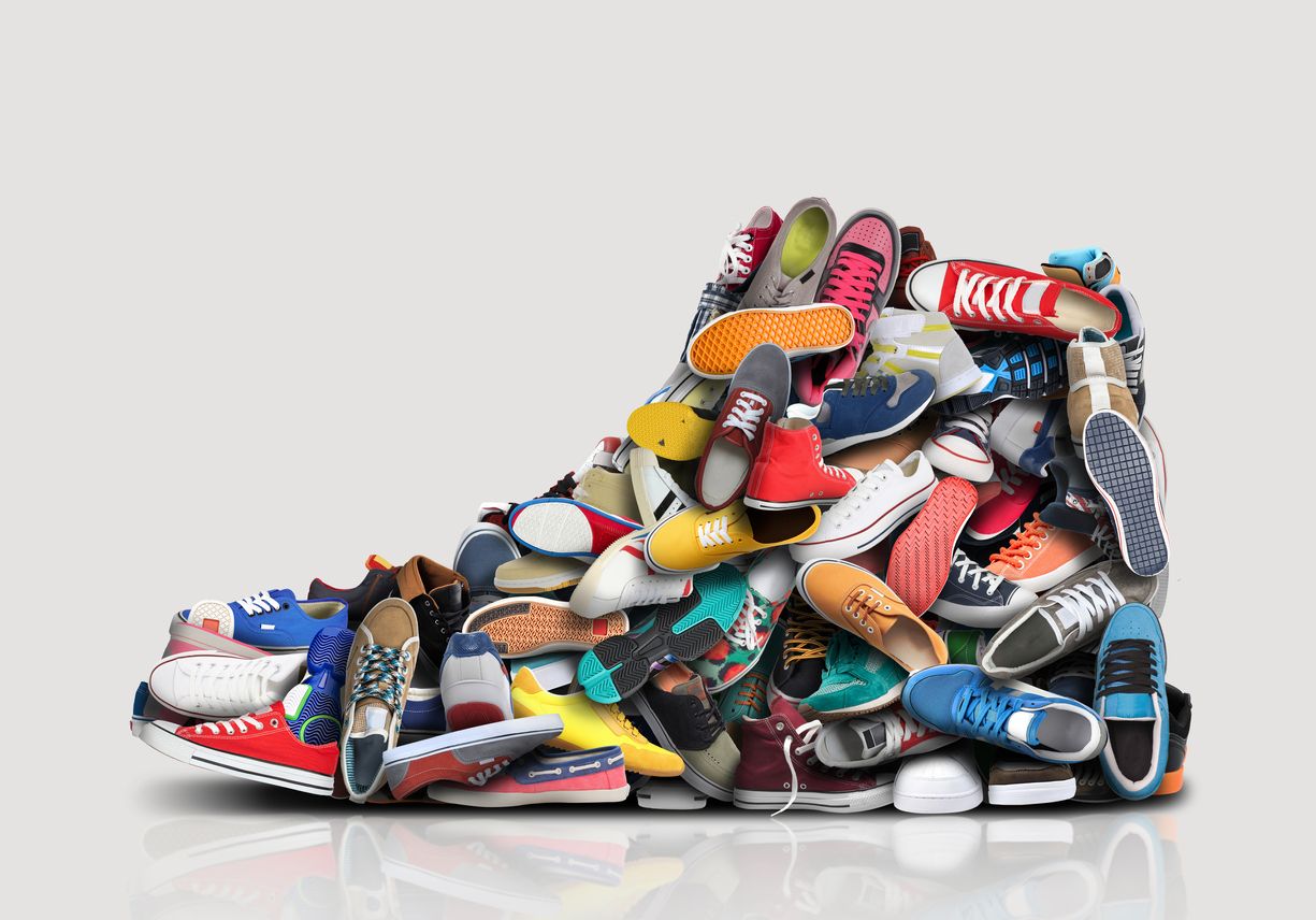 Meskipun sekilas tampak sama, sneakers ternyata terbagi menjadi beberapa jenis. Yuk, kenali berbagai jenisnya berikut ini!