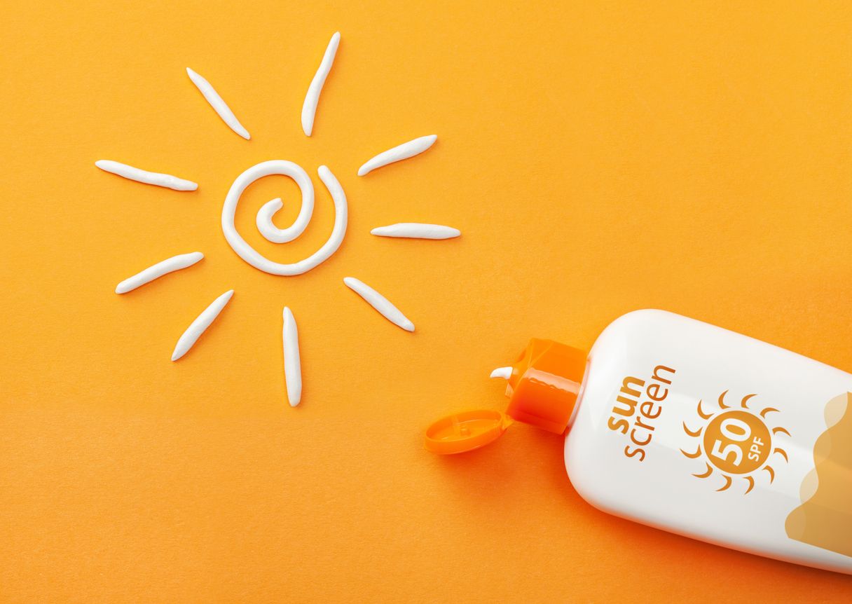 Memiliki fungsi ganda , melindungi sekaligus mencerahkan kulit, simak rekomendasi tone up sunscreen berikut ini!
