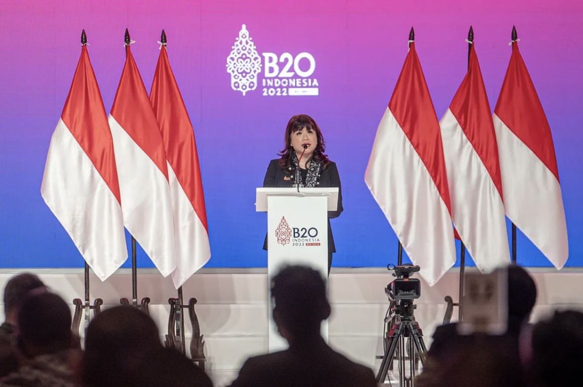 Shinta Kamdani merupakan CEO Sintesa Group yang ditunjuk menjadi Ketua Forum B20 Indonesia. Ini perjalanan kariernya.