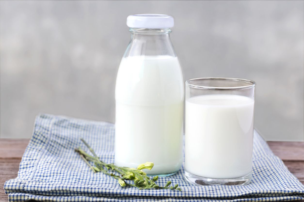Memperingati Hari Susu Sedunia, simak cara penggunaan susu untuk perawatan kulit wajah agar lebih glowing!