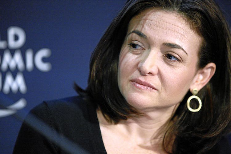 Salah satu sosok berpengaruh di perusahaan teknologi terkemuka Meta, Sheryl Sandberg, mengumumkan pengunduran diri. Siapakah sosoknya?