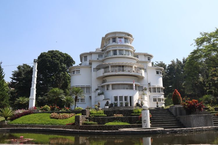 Times Higher Education (THE) merilis THE Asia University Rankings 2022. Ini 14 perguruan tinggi Indonesia yang masuk di daftar tersebut.