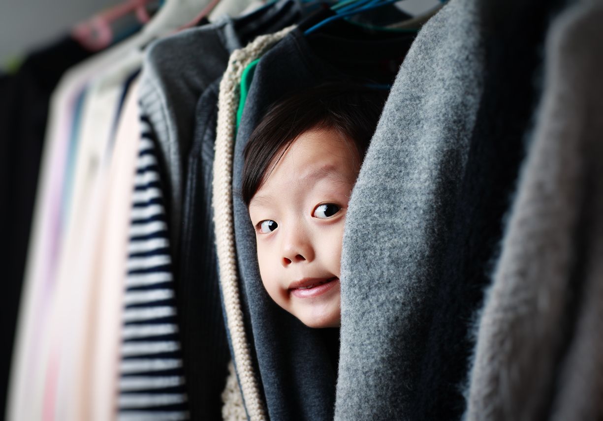 Anak yang suka mencuri bisa disebabkan masalah dari dalam mau pun luar dirinya. Simak, berikut penyebabnya!