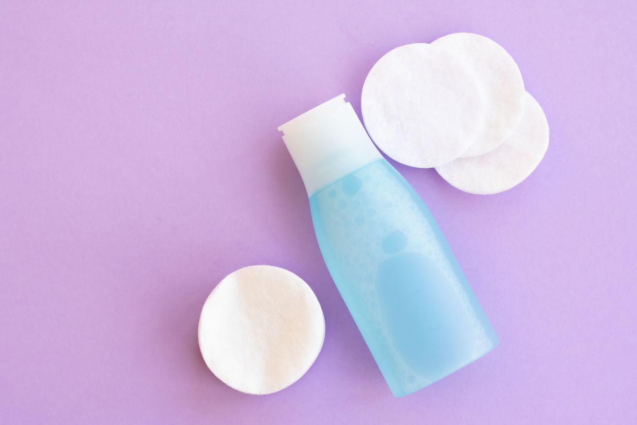 Atasi masalah kulit iritasi dengan rekomendasi calming toner yang jadi skincare viral di TikTok berikut ini!