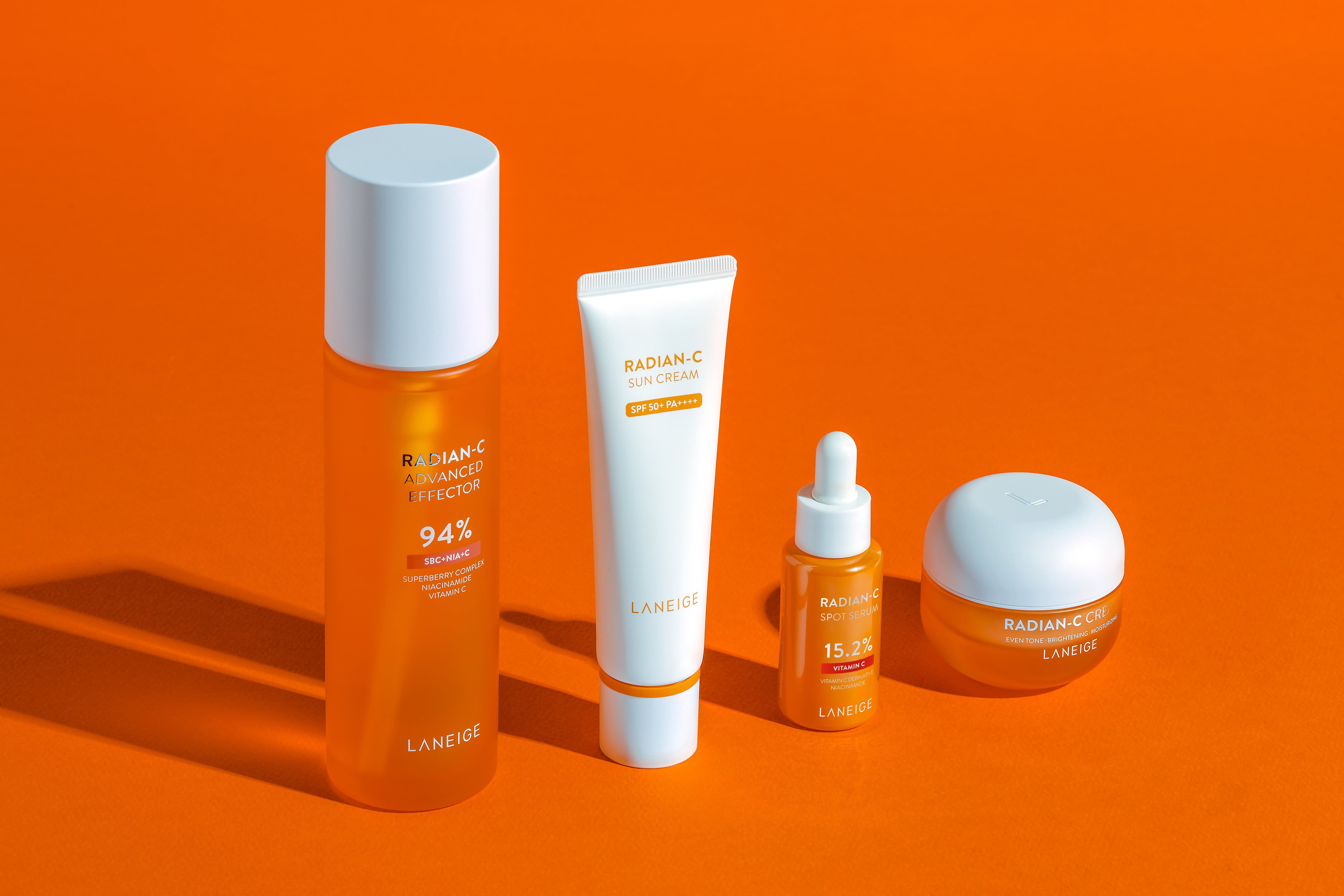 LANEIGE baru saja meluncurkan rangkaian skincare Radian-C terbarunya yang terdiri dari empat produk skincare.