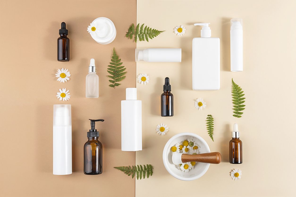 Mampu menenangkan kulit wajah, simak rekomendasi skincare viral di TikTok lokal yang mengandung chamomile. 
