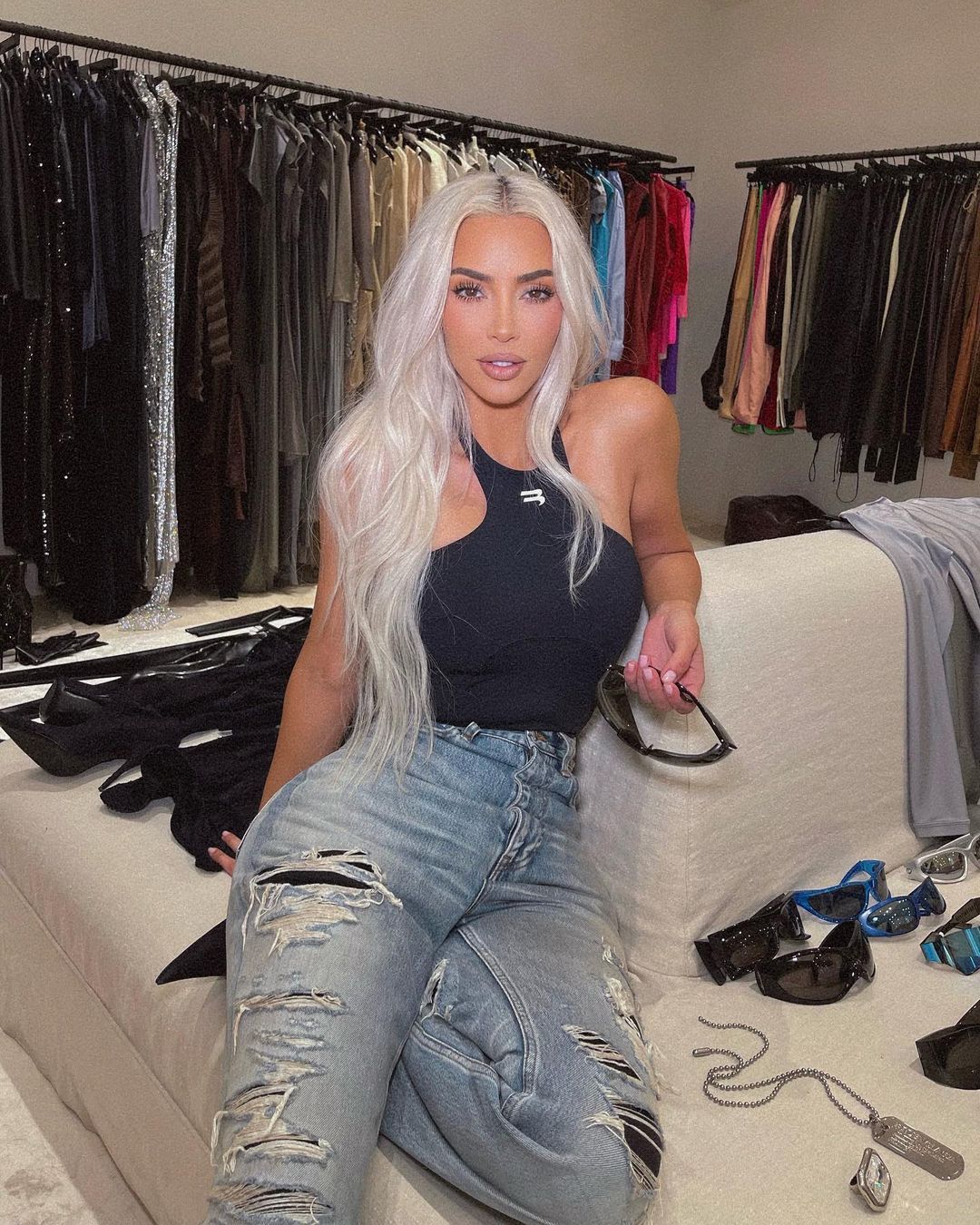 Setelah dikritik, Kim Kardashian mendesain ulang bodysuit dari brand Skims. Ternyata ini alasan yang sesungguhnya.