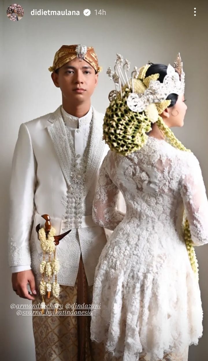 Adinda Azani dan Armand Zachary mengenakan adat Sunda saat akad nikah.