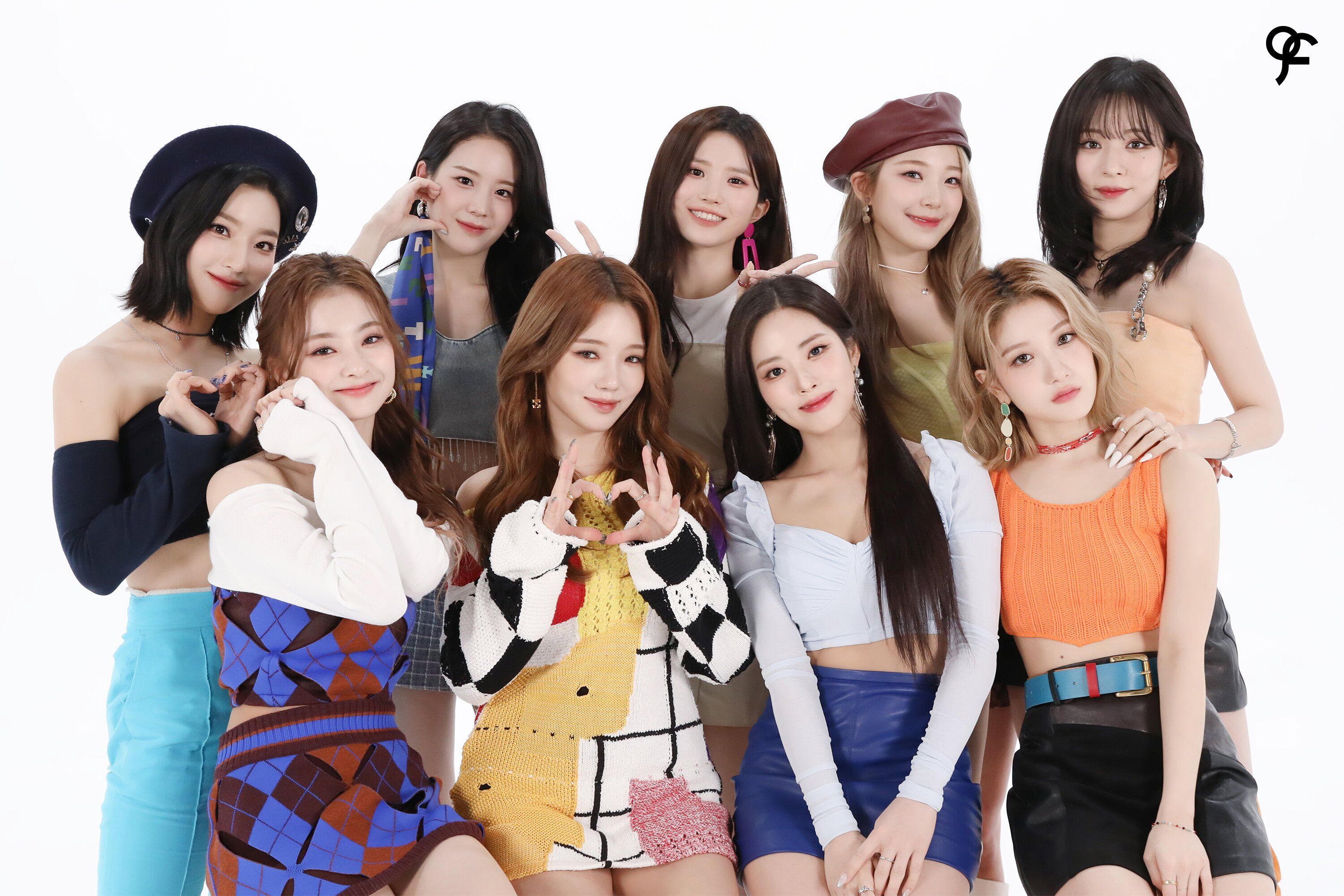 Lima anggota girlband Kpop fromis_9 alami kecelakaan mobil, showcase comeback terpaksa harus dibatalkan.