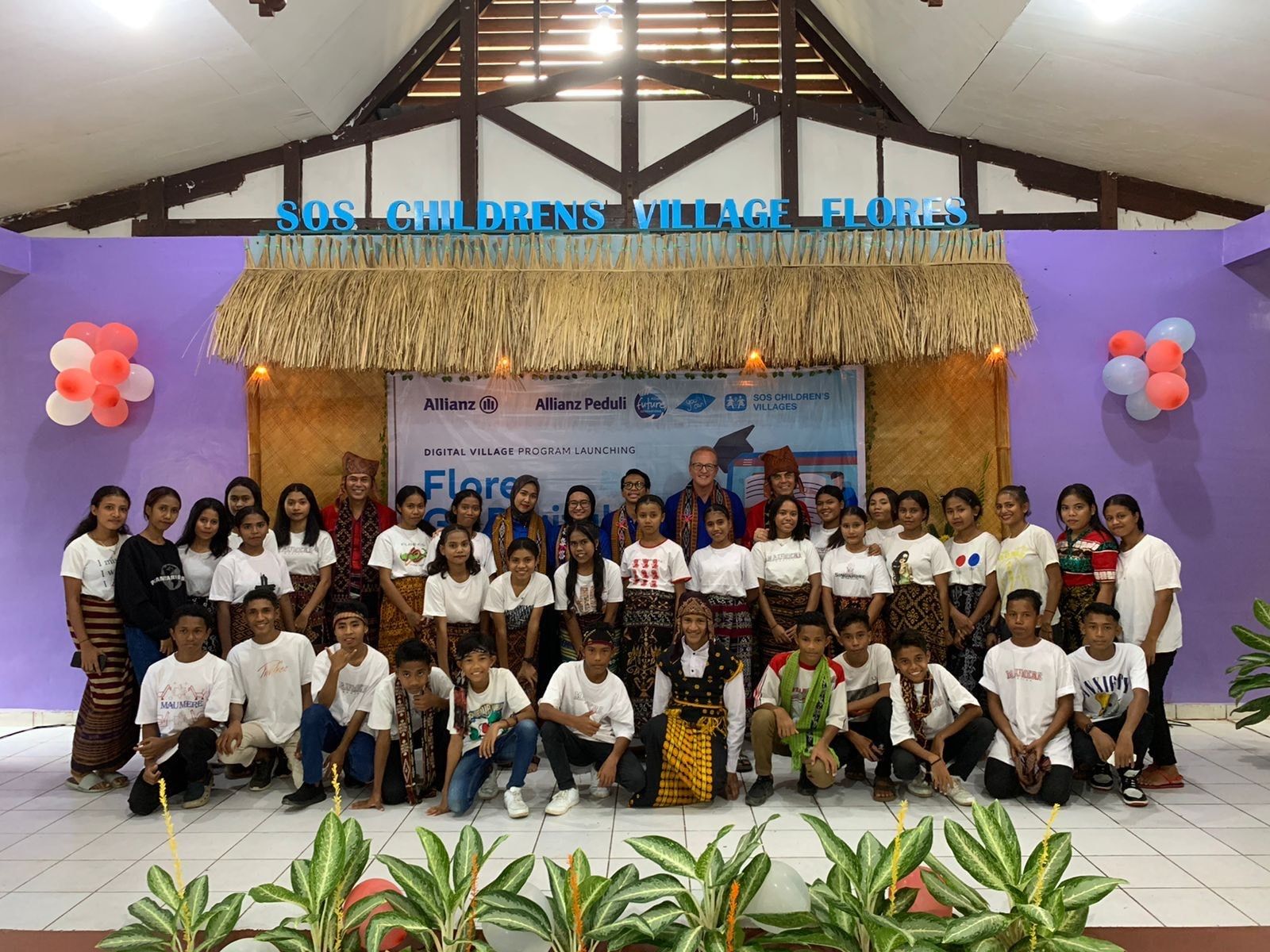 Allianz berkolaborasi dengan SOS Children's Villages menghadirkan program Flores Go Digital 1.0 untuk anak-anak agar bisa mandiri di era digital.