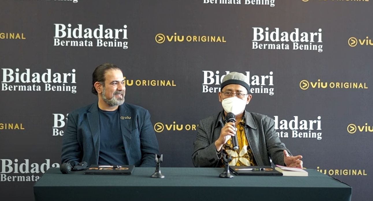 Novel karya Habiburrahman El Shirazy bertajuk Bidadari Bermata Bening telah diakusisi hak adaptasi oleh platform Viu.