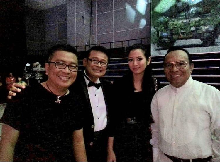 Penyanyi legendaris Bob Tutupoly meninggal dunia, Helmy Yahya unggah foto bersama dan berikan ungkapan duka cita.