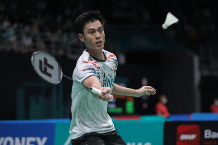 Shesar Hiren Rhustavito alami cedera betis saat Malaysia Open 2022 sehingga ia tak bisa berlenggang di Malaysia Masters 2022