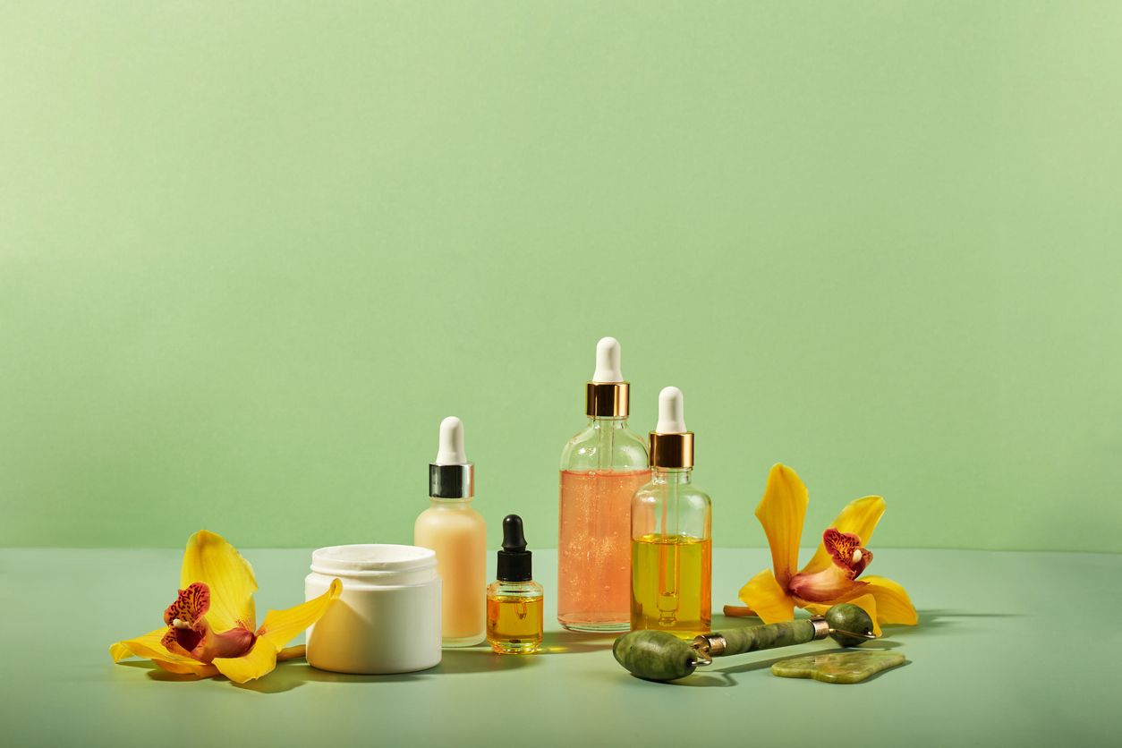 Yuk, kenali apa itu kandungan essential oil yang sering ditemukan dalam produk skincare dan berbagai manfaat yang ditawarkannya berikut ini!
