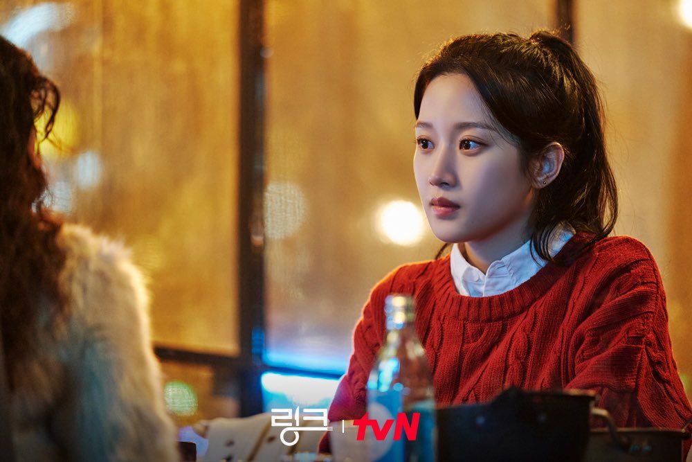 Mengenal karakter perempuan Moon Ga Young di drakor Link: Eat, Love, Kill yang tak pernah beruntung dalam percintaan.