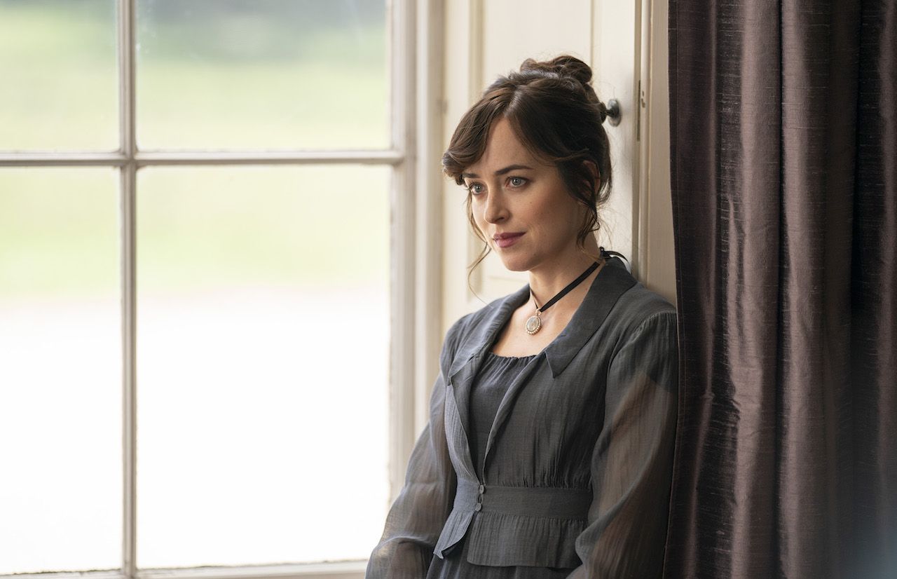 Sinopsis film Persuasion yang tayang di Netflix mulai 15 Juli 2022, Dakota Johnson perankan karakter Anne Elliot.
