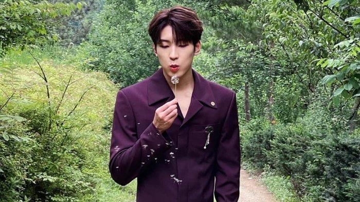 Simak 4 fakta menarik Wonwoo SEVENTEEN yang merayakan ulang tahun ke-26 hari ini, Minggu (17/7/2022).