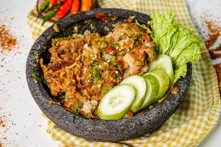 Berita terpopuler Wellness (25/9/2022):  Mulai dari cara membuat sambal ayam geprek. Hingga 3 pose yoga untuk mengatasi bahu kaku.