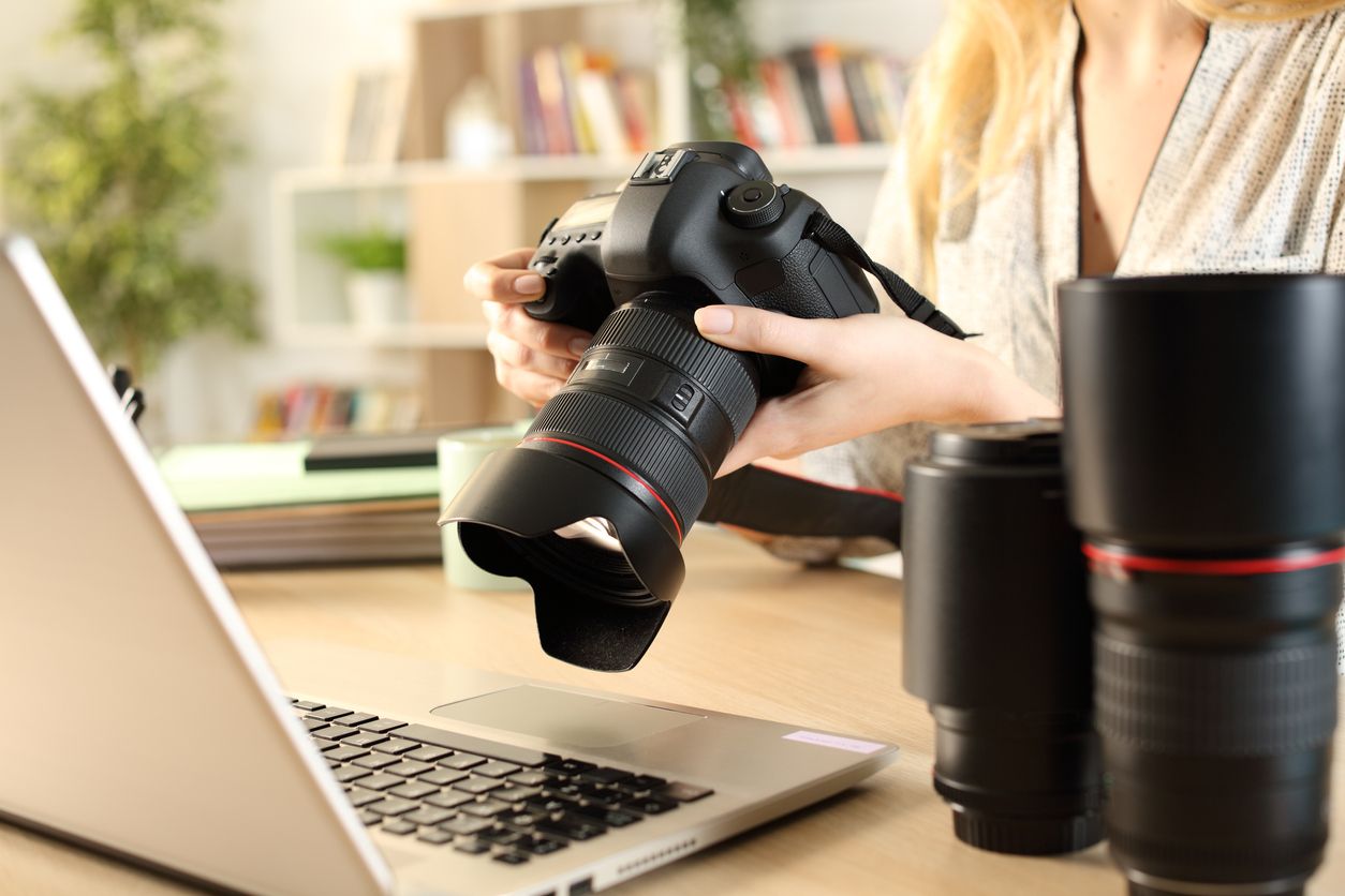 Ingin dapat cuan dari hobi gambar atau foto? Coba  jual di Shutterstock, yuk! Sebelum itu, pertimbangkan dahulu hal berikut!