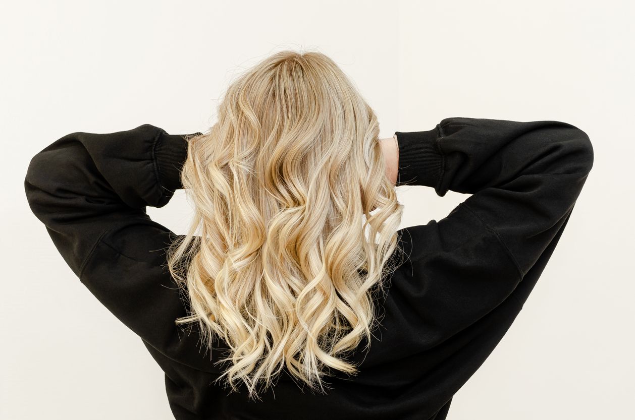 Agar rambut yang diwarnai tidak mudah rusak, ini lima produk hair care wajib yang harus kakmu miliki dan pakai secara rutin.