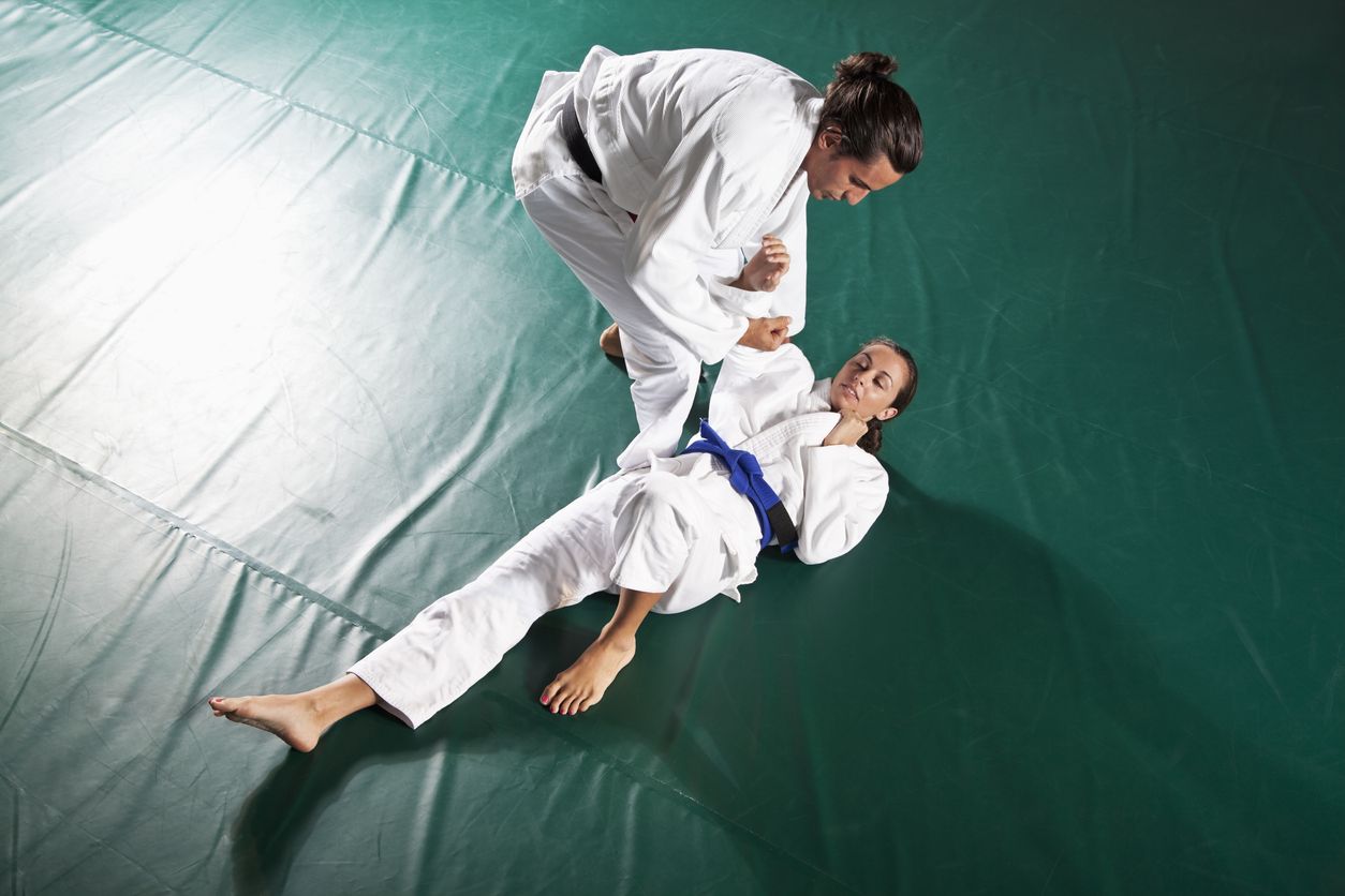 Berikut ini lima tips brazilian jiu jitsu bagi pemula mulai dari potong kuku hingga mandi setelah berlatih