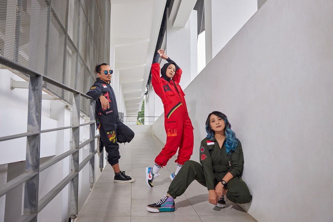 Grup band Kotak merilis lagu terbarunya berjudul Local Pride. Mengangkat isu sosial, Local Pride bersinggungan dengan Citayem Fashion Week.