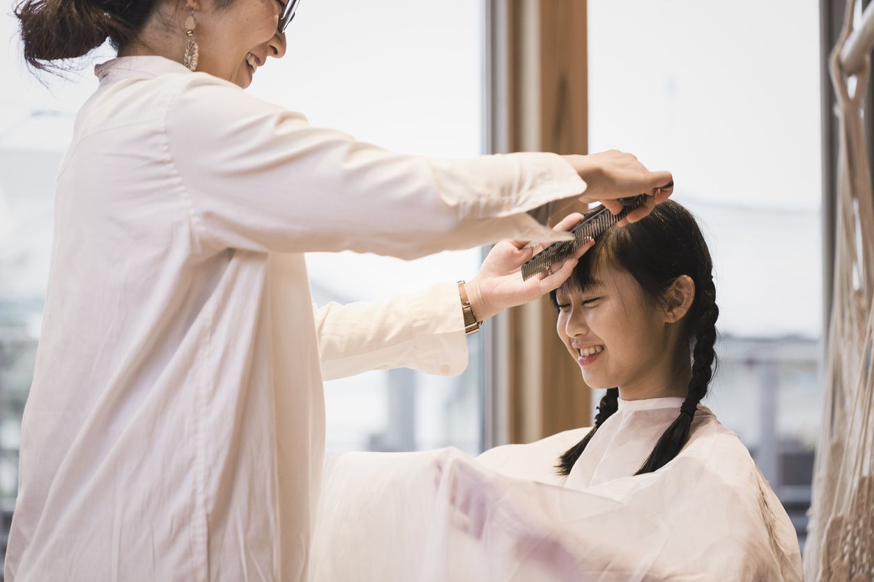 Rambut anak perempuan memiliki beragam model yang bisa ditata. Berikut idel model rambut anak yang menarik untuk dicoba!