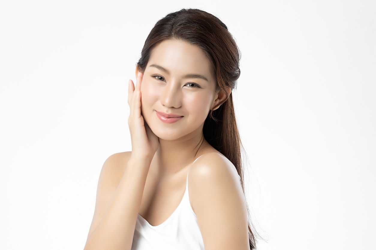 Skin minimalism tengah menjadi tren di kalangan beauty enthusiast belakangan ini. Lantas, benarkah tren ini lebih bagus untuk kulit?