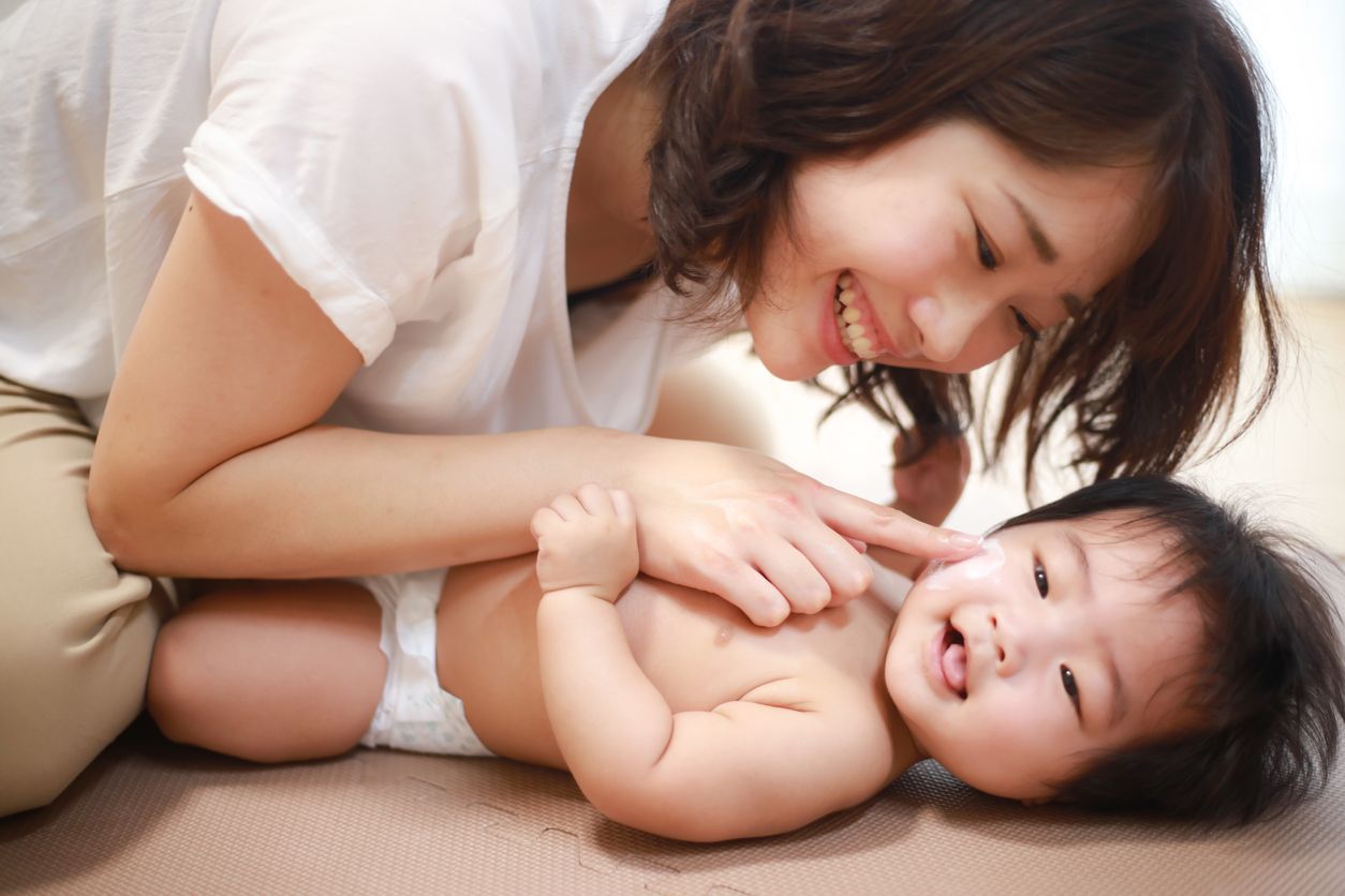 Berikut berbagai rekomendasi skincare anak dari brand lokal di Tokopedia. Harga terjangkau mulai Rp40 ribuan!