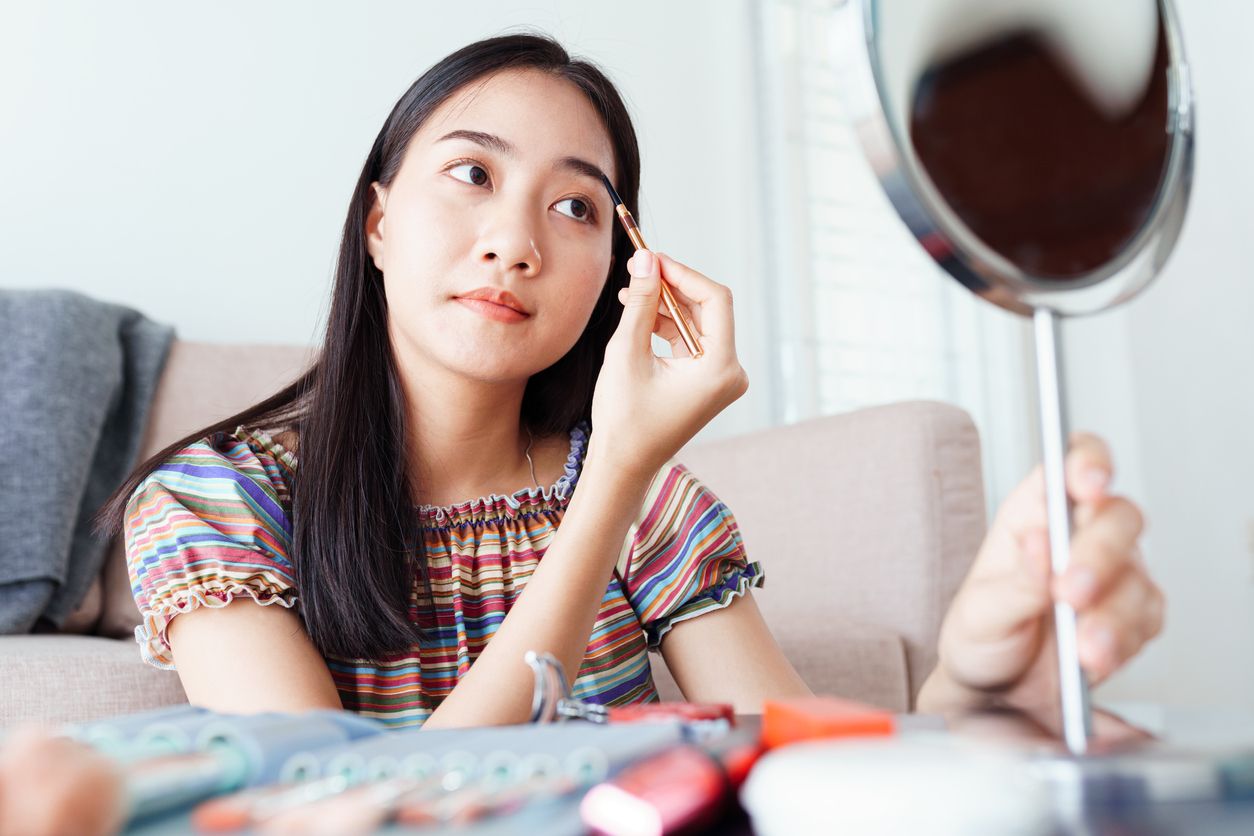 Untuk mendapatkan tampilan fresh dan on point sehari-hari, remaja hanya membutuhkan lima produk makeup ini. Apa saja?