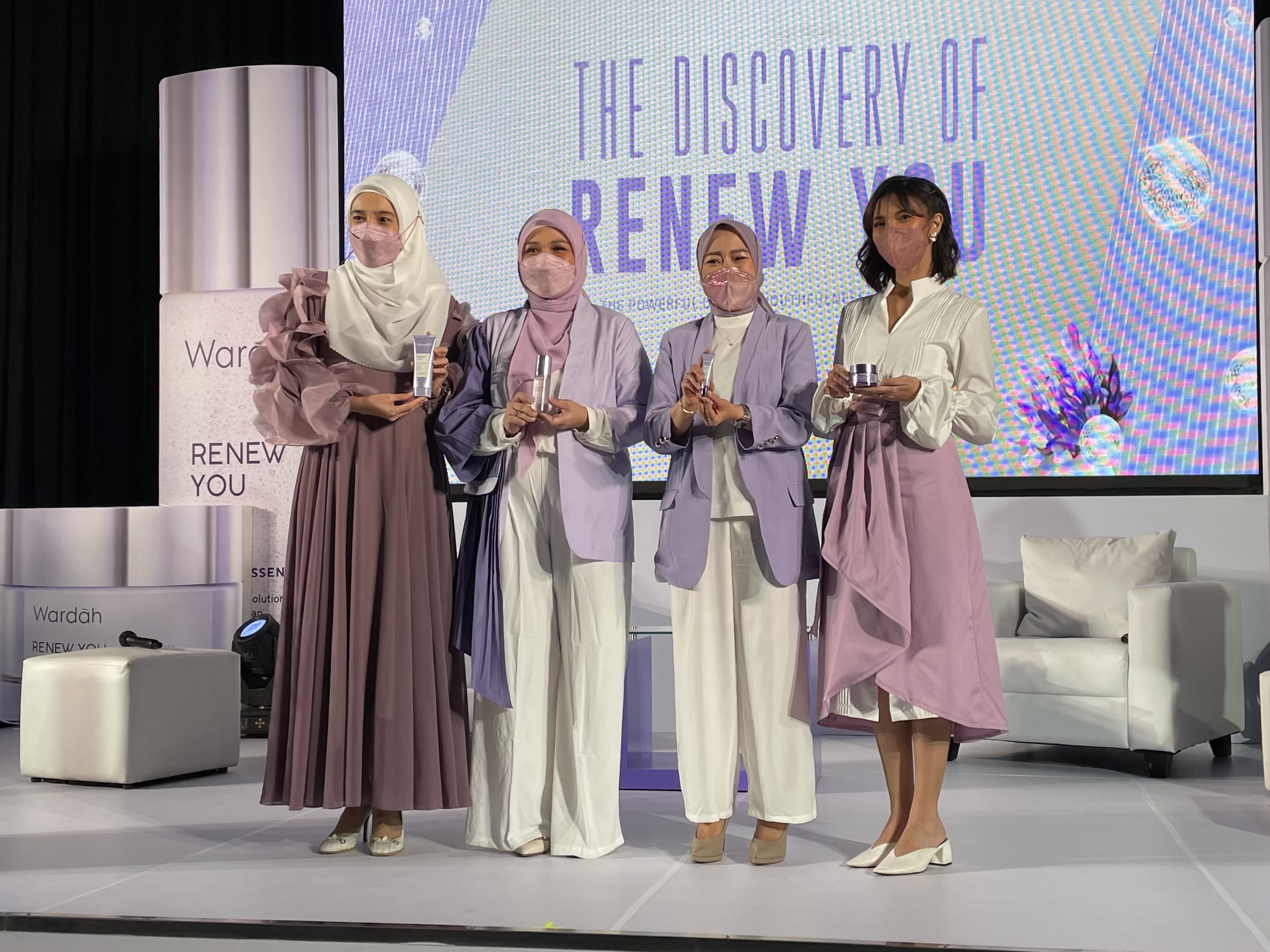 Wardah kembali meluncurkan Wardah Renew You Series dengan formula baru yang dilengkapi dengan kandungan  Youth Power Droplets.
